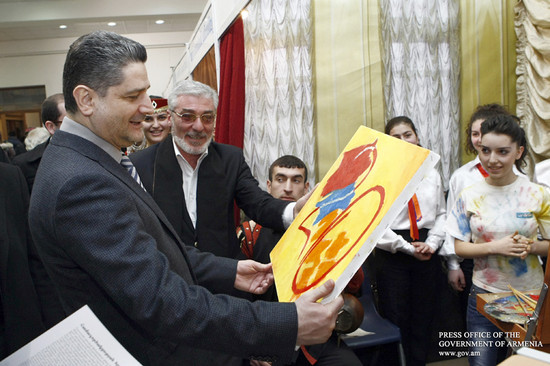 Վարչապետն այցելել է «ART EXPO-2011» արվեստների ցուցահանդես