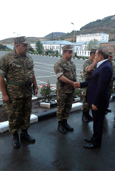 Հայաստանի վարչապետը պաշտպանության նախարարի ուղեկցությամբ այցելել է Տավուշի մարզի N զորամաս