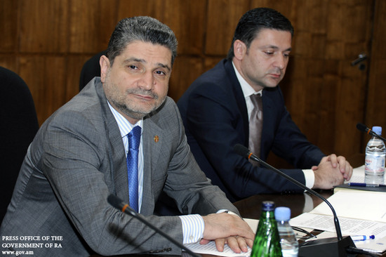 Վարչապետն ընդունել  է «Երիտասարդությունն ընդդեմ կոռուպցիայի» ծրագրի ներկայացուցիչներին