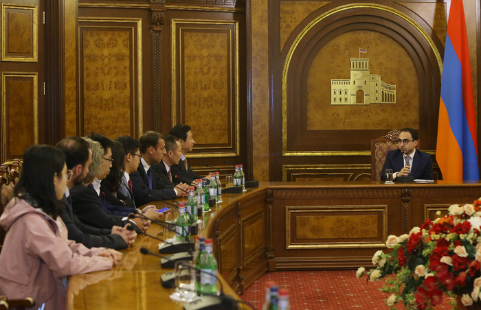 Փոխվարչապետի պաշտոնակատար Տիգրան Ավինյանն ընդունեց չինական պատվիրակությանը