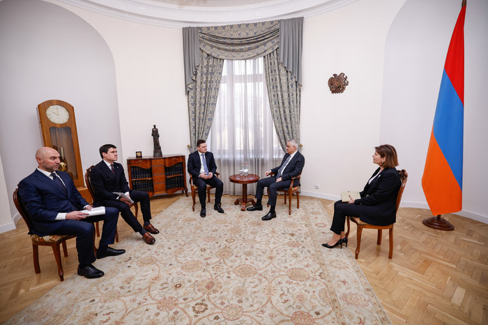 Փոխվարչապետ Մհեր Գրիգորյանն ընդունել է ԵԱԶԲ վարչության նախագահին