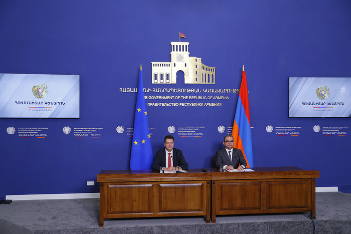 ԵՄ ճգնաժամային կառավարման հարցերով հանձնակատարի հետ քննարկվել են ԼՂ-ից բռնի տեղահանված մեր հայրենակի