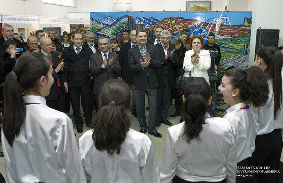 Վարչապետն այցելել է «ART EXPO-2011» արվեստների ցուցահանդես