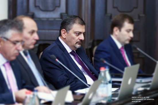 Վարչապետը պարզաբանումներ է պահանջում