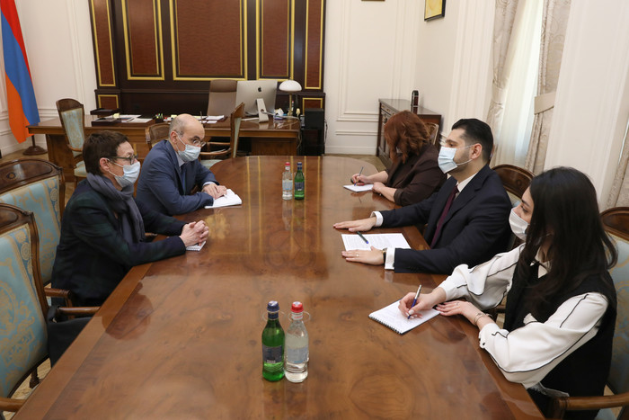 Փոխվարչապետ Մաթևոսյանը Հայաստանում Ֆրանսիայի դեսպանի հետ քննարկել է համայնքների զարգացմանն ու ֆրանսի