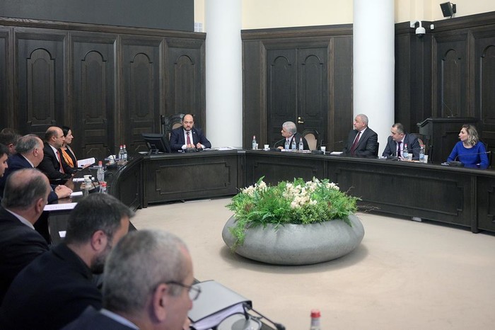 Արայիկ Հարությունյանի գլխավորությամբ քննարկվել են ծանրամարտի Եվրոպայի մեծահասակների առաջնության անցկ