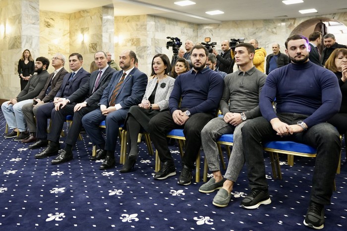 Արայիկ Հարությունյանը մասնակցել է «Սպորտ. ծանրամարտի Եվրոպայի առաջնություն»  թեմայով նամականիշով գեղ