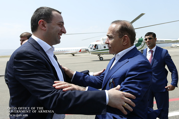 Վարչապետ Հովիկ Աբրահամյանը  Վրաստանի վարչապետի հետ այցելել է վրաց-ռուսական սահմանին գտնվող սահմանայի