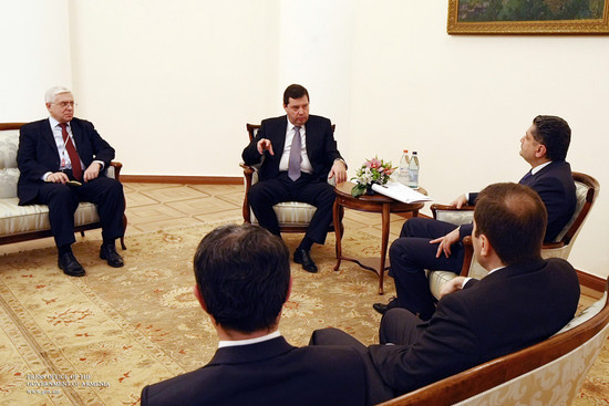 Վարչապետն ընդունել է Դմիտրի Բեզդելովին