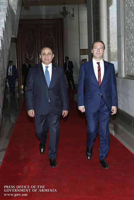 Հայաստանի և Ռուսաստանի վարչապետներն առանձնազրույց են ունեցել