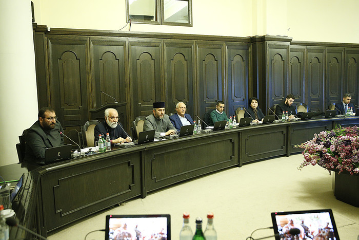 Կառավարությունում քննարկվել են պետություն-եկեղեցի հարաբերություններին առնչվող հարցեր
