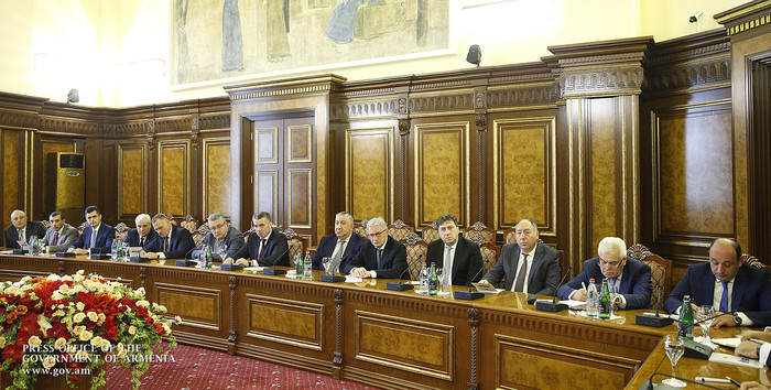 Վարչապետը գործարարների հետ քննարկել է գործարար միջավայրի բարելավմանը վերաբերող հարցեր