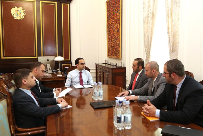 Կառավարությունում քննարկվել են ներդրումների խթանման հետ կապված հարցեր