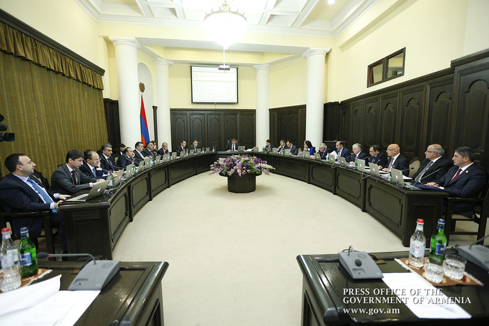 Վարչապետը հանձնարարականներ է տվել տրանսպորտի, լիցենզավորման, ընդերքի և ԴԱՀԿ-ի գործունեության հետ կապ