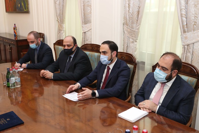 Տիգրան Ավինյանը հանդիպել է Հայաստանում Իրանի դեսպանին