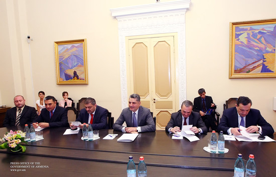 Վարչապետն ընդունել է Շտեֆան Ֆյուլեին