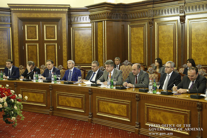 Վարչապետն ընդունել է Եվրոպական հանձնաժողովի հարևանության և ընդլայնման հարցերով հանձնակատարին