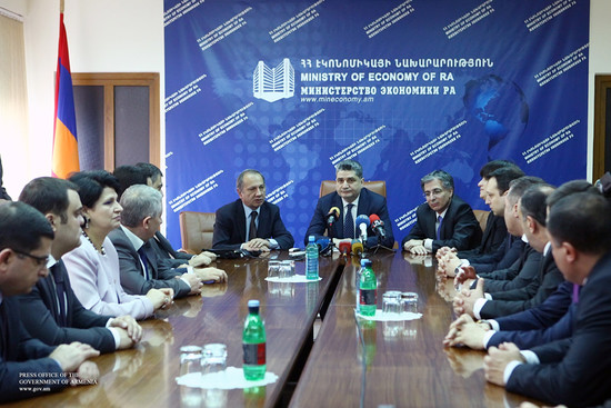 Վարչապետն աշխատակազմերին է ներկայացրել նորանշանակ նախարարներին