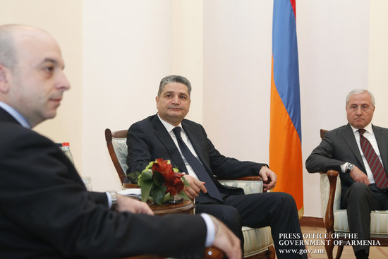 Վարչապետին են ներկայացվել «Հեյֆեր փրոջեքթ ինթերնեյշնլ»-ի կողմից ՀՀ-ում իրականացվող բարեգործական ծրագ