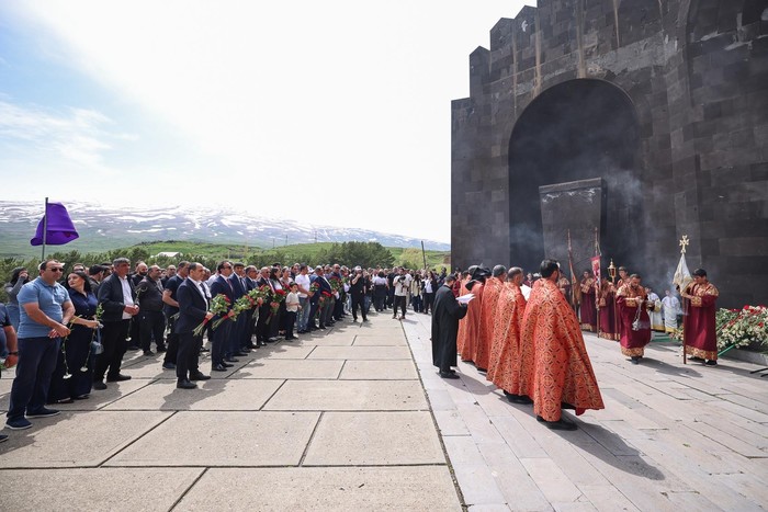 Փոխվարչապետ Տիգրան Խաչատրյանը մասնակցել է Հանրապետության տոնին և Ապարանի հաղթական ճակատամարտի 108-ամ