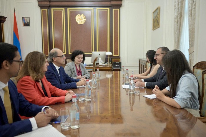 Փոխվարչապետ Տիգրան Խաչատրյանը հանդիպում է ունեցել ԱՄՀ տարածաշրջանային տնօրենի հետ
