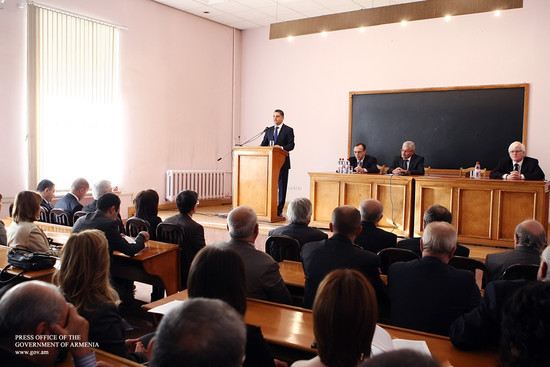 Վարչապետը տնտեսագիտական գիտաժողովի մասնակիցներին է ներկայացրել նոր տնտեսական քաղաքականության սկզբուն