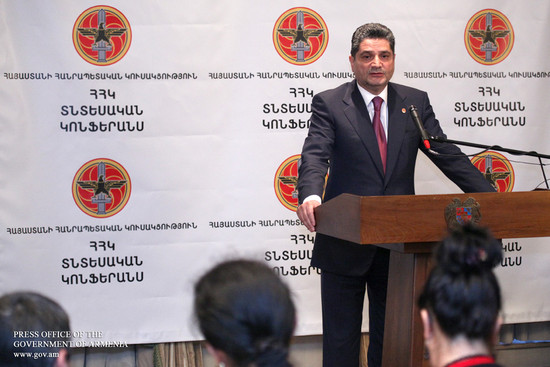 ՀՀԿ տնտեսական կոնֆերանսի ժամանակ ՀՀ կառավարության ղեկավարը պատասխանել է լրագրողների հարցերին