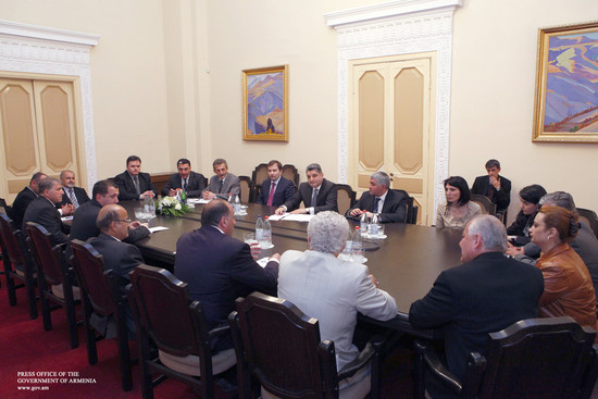 Տիգրան Սարգսյանն ընդունել է տարբեր երկրների ասորական համայնքների ներկայացուցիչներին