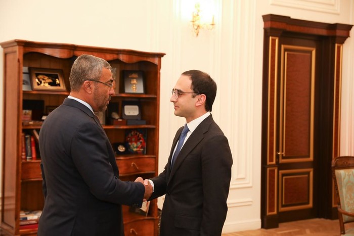 Փոխվարչապետ Տիգրան Ավինյանն ընդունել է ԱՄԷ պետնախարարին