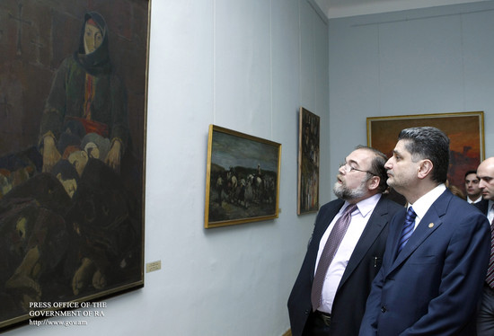 Վարչապետը ներկա է գտնվել Հայոց ցեղասպանության 95-րդ տարելիցին նվիրված ցուցահանդեսին