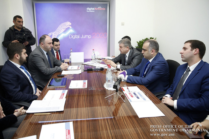 Վարչապետը ծանոթացել է «Թվային Հայաստան» հիմնադրամի կողմից իրականացվող աշխատանքներին