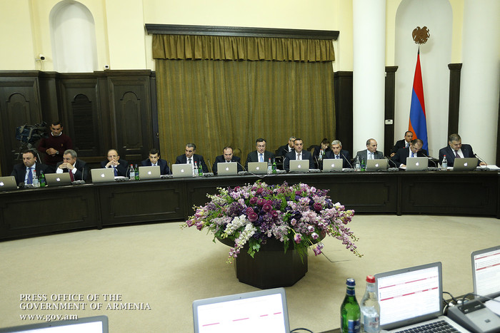 Վարչապետը հանձնարարականներ է տվել ճանապարհային երթևեկության կանոնների նկատմամբ վերահսկողական համակար