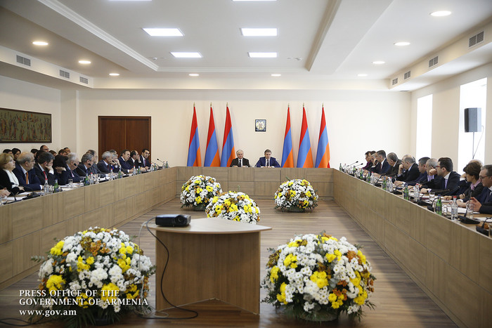 «Եկեք ուղղակի թևերներս քշտենք, սկսենք աշխատել». ՀՀ վարչապետը հանդիպել է ՀՀ դիվանագիտական ներկայացուց