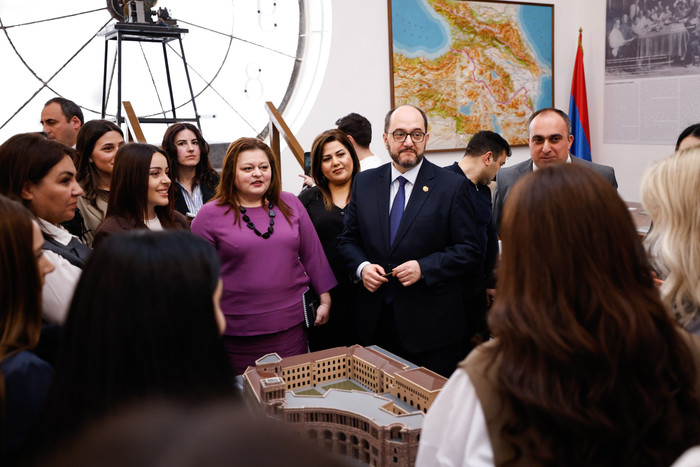 Արայիկ Հարությունյանն ընդունել է  ՀՀ պետական կառավարման ակադեմիայի  ուսանողներին