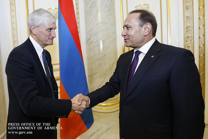 Վարչապետն ընդունել է «Մայքրոսոֆթ» ընկերության տարածաշրջանային նախագահին