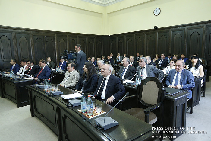 Վարչապետ Հովիկ Աբրահամյանն անդրադարձել է էլեկտրաէներգիայի սակագների շուրջ ստեղծված իրավիճակին