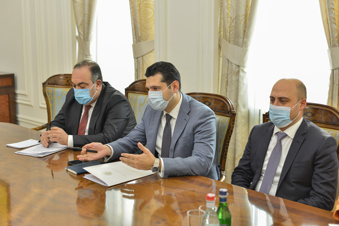 Փոխվարչապետ Համբարձում Մաթևոսյանը Երևանի քաղաքապետի հետ քննարկել է մայրաքաղաքի զարգացման ծրագրերը