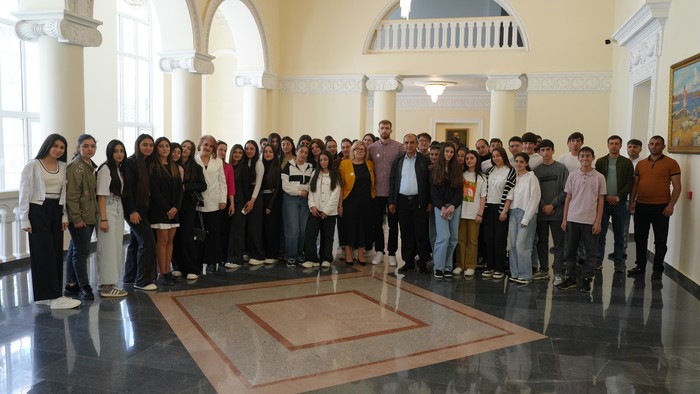 Քաղաքացու օրվա առթիվ անցկացվել են տարաբնույթ մշակութային միջոցառումներ, ցուցահանդեսներ, քննարկում-բա