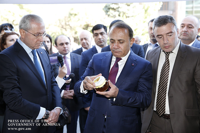 Վարչապետը ներկա է գտնվել «ԱրմՊրոդԷքսպո» ցուցահանդեսի և «Հայագրոֆորում» համաժողովի բացմանը