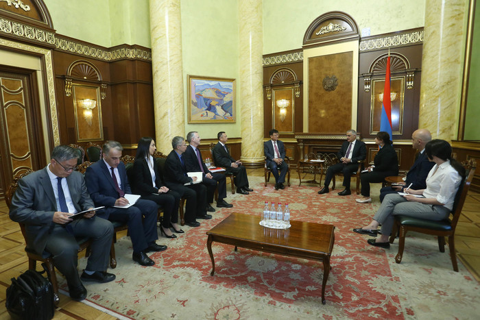 Փոխվարչապետ Մհեր Գրիգորյանն ընդունել է ԱԶԲ փոխնախագահի գլխավորած պատվիրակությանը