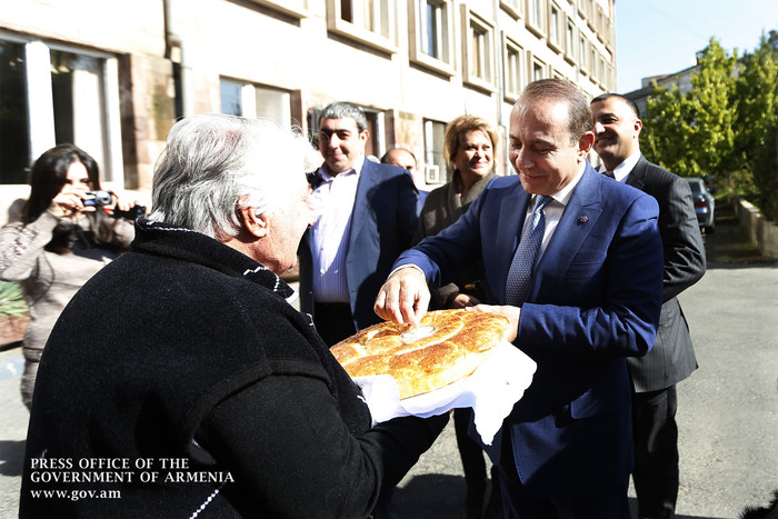 Վարչապետն այցելել է Նորքի տուն-ինտերնատ