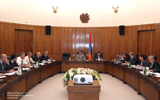 Գյուղատնտեսության, էկոնոմիկայի և արտակարգ իրավիճակների նախարարները զեկուցել են  գերակա խնդիրների կատ