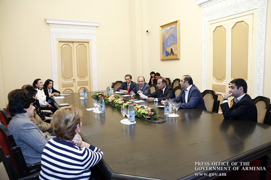 Վարչապետն ընդունել է իրացման գոտիների բնակիչներին