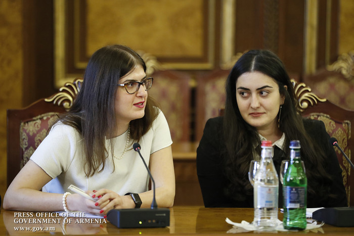 «Ֆանտաստիկ հնարավորություն ունեք մասնակցելու մեր երկրի կառավարման գործընթացում». Վարչապետը հանդիպել 