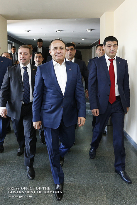 Վարչապետը մասնակցել է միջբուհական ուսանողական գիտաժողովի աշխատանքներին