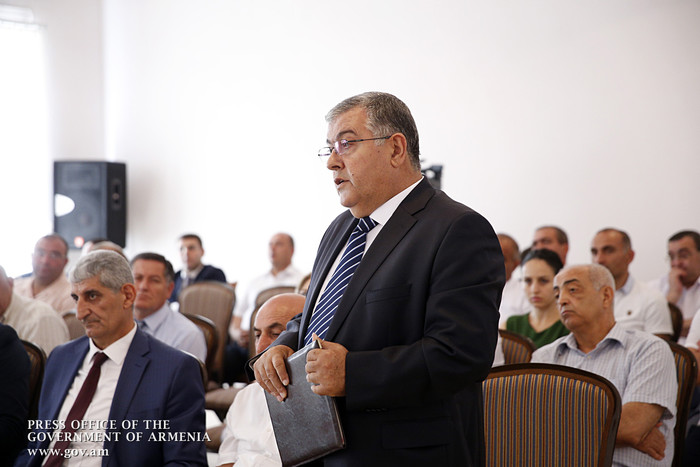Կարեն Կարապետյանը ծանոթացել է Վեդու ջրամբարի կառուցման շինաշխատանքների ընթացքին և խորհրդակցություն ա