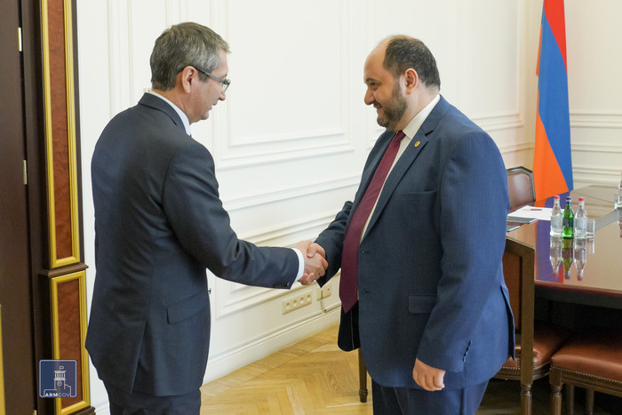 Արայիկ Հարությունյանն ընդունել է ՀՀ-ում Ղազախստանի դեսպան Բոլատ Իմանբաեւին