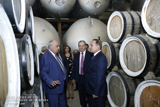 Վարչապետը ծանոթացել է Կոտայքի մարզում գործող մի քանի ընկերությունների ներդրումային ծրագրերին