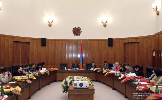 Քննարկվել են կանանց դերի բարձրացմանն առնչվող հարցեր
