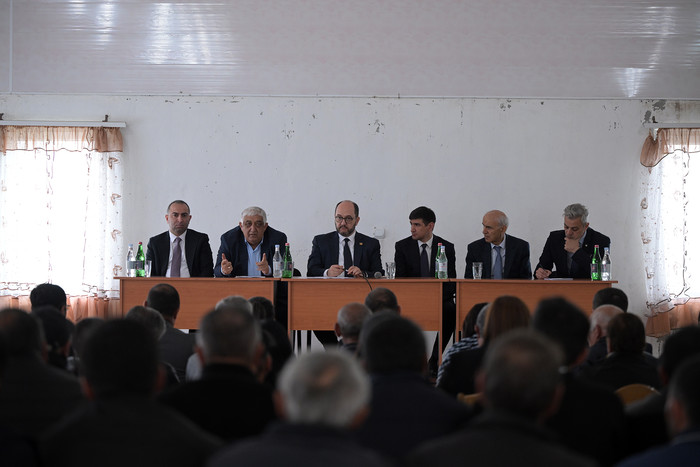 Արայիկ Հարությունյանն այցելել է Արագածոտնի մարզի ազգային փոքրամասնությունների բնակավայրեր